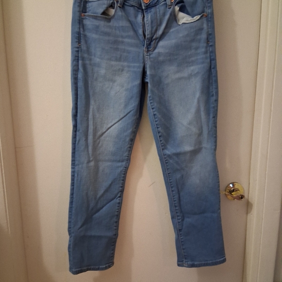 American Eagle Outfitters SUPER STRETCHED SKINNY JEANS. Size 12. - Picture 3 of 10
